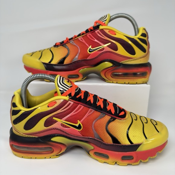 Nike Air Max Plus Chrome‎ Yellow Orange Red Black Size 5.5Y Womens 7 CT0962-700 - Picture 2 of 11